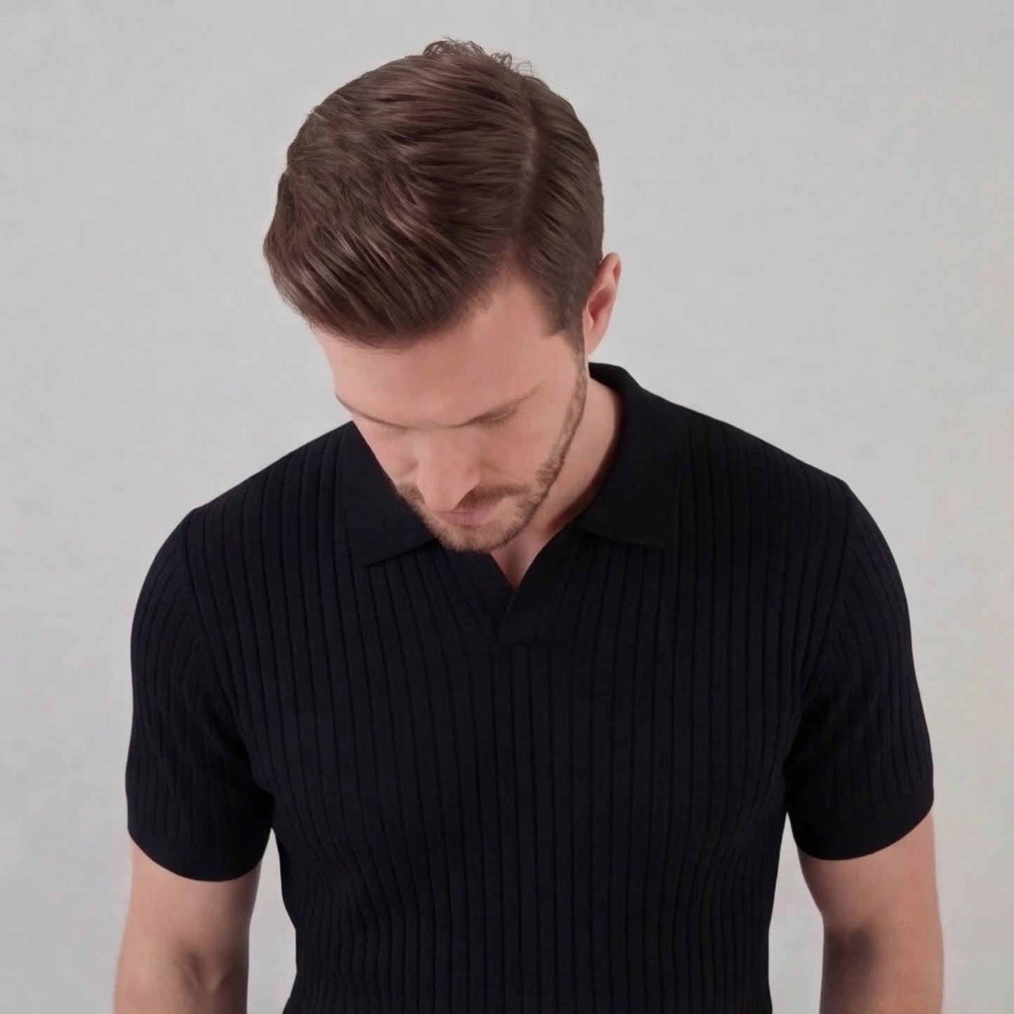Polo para hombre de punto acanalado con cuello en v y manga corta — casual